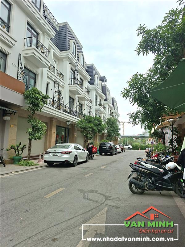 - Bán đất lô góc 2 mặt đường tđc Tam Kỳ Lê Chân Hải Phòng. - Vị trí đẹp 2 mặt đường rộng, vỉa hè rộng rãi. - Diện tích: 55m2 