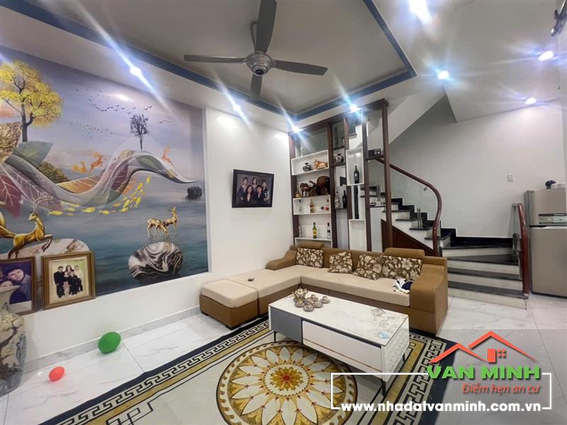 Nhà xây 3 tầng độc lập sân cổng đường Đồng Hoà - cách mặt đường 40m