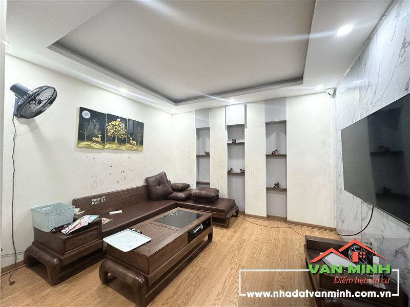 - BÁN NHÀ NGÕ 302 VĂN CAO HẢI PHÒNG  - Xây dựng 4,5 tầng oto đỗ cửa ngày đêm - Diện tích 46m x 4,5 tầng, 5 phòng ngủ ,4 vệ si