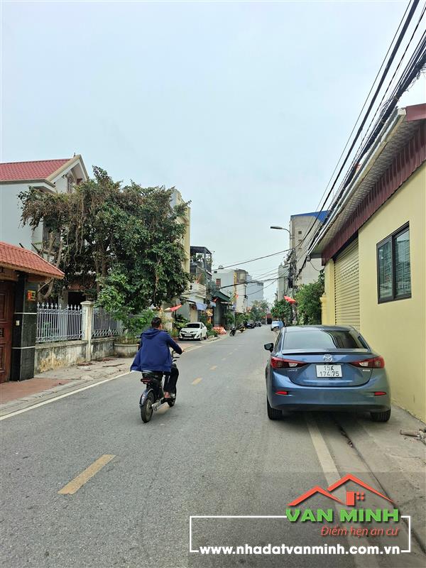 - Bán Nhà 4 tầng có sân chung rộng 50m, Ôtô đỗ trong sân thoải mái tại 666 Thiên Lôi - Aeon Mall Hải Phòng  - Diện tích: 67m2