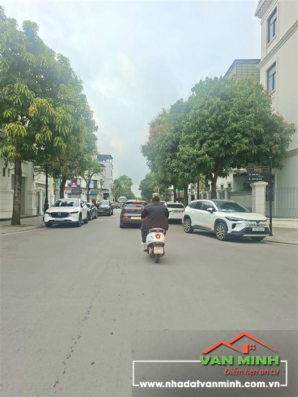 - Bán đất 2 mặt đường và vỉa hè 6m phân lô 193 Văn Cao Hải Phòng. - Lô góc khu phân lô xây nhà thoáng mát. - Diện tích: 87m2 