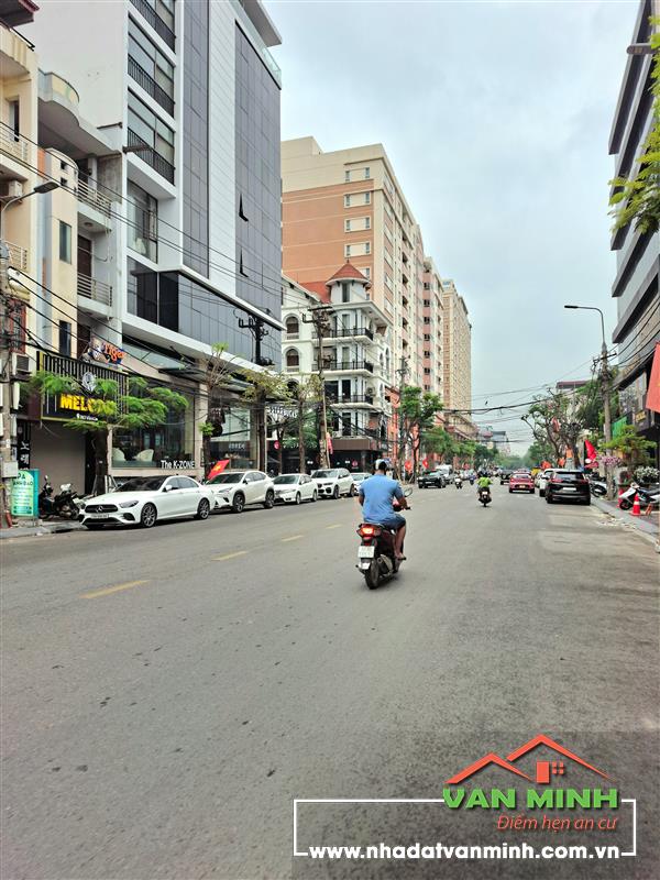 - Nhà 4 tầng khu phân lô Văn Cao Hải Phòng  - Diện tích: 75m2 - Công năng sử dụng: 4 ngủ khép kín, phòng khách, bếp, phòng th