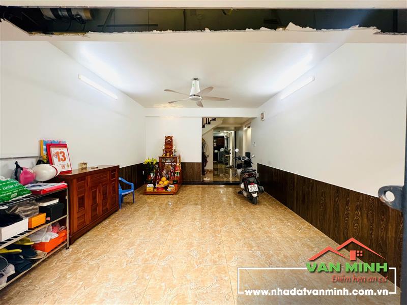 Bán nhà trong ngõ khu vực Chợ Hàng, Lê Chân, Hải Phòng.