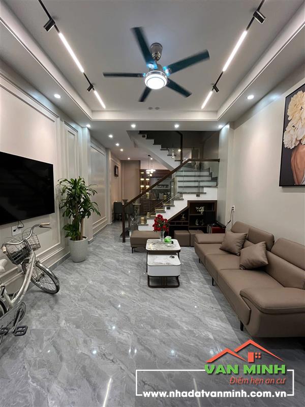 Bán nhà Hồ Sen Lê chân Hải phòng 