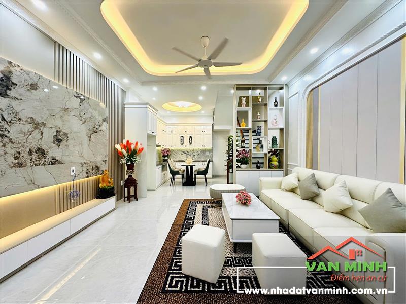 Miếu Hai Xã- ô tô đỗ gần