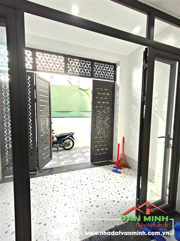 Bán nhà Hồ Sen Lê chân Hải phòng 