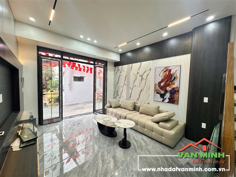 Nhà đẹp Hồ Sen- ô tô đố cửa