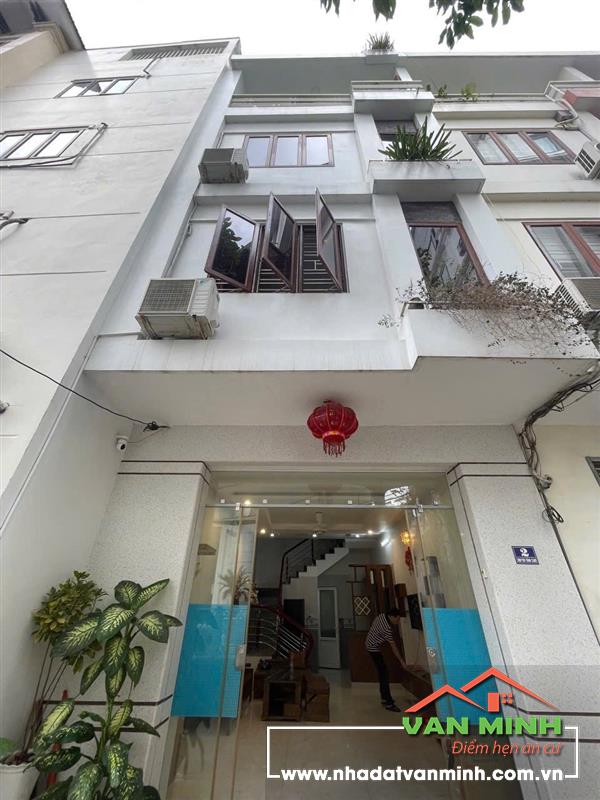 Bán nhà Văn Cao ngõ nông rộng oto đỗ cửa