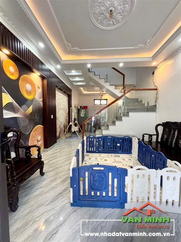 Nhà 3 tầng ngay ngã tư Cống đôi - 40m2 - Giá chỉ hơn 2 tỷ