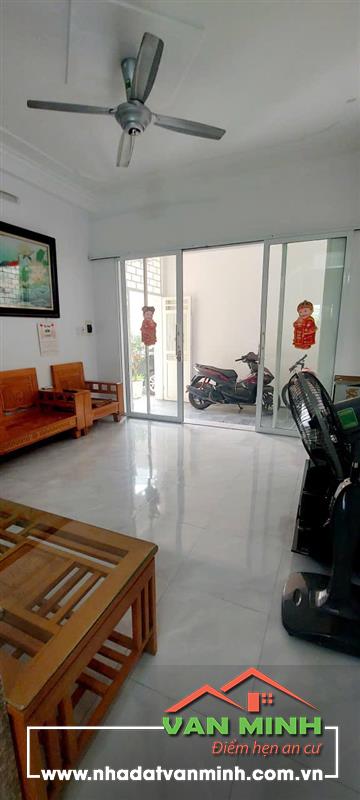 Bán nhà 3 tầng Đằng Hải sân cổng giá 2 tỷ tí ti