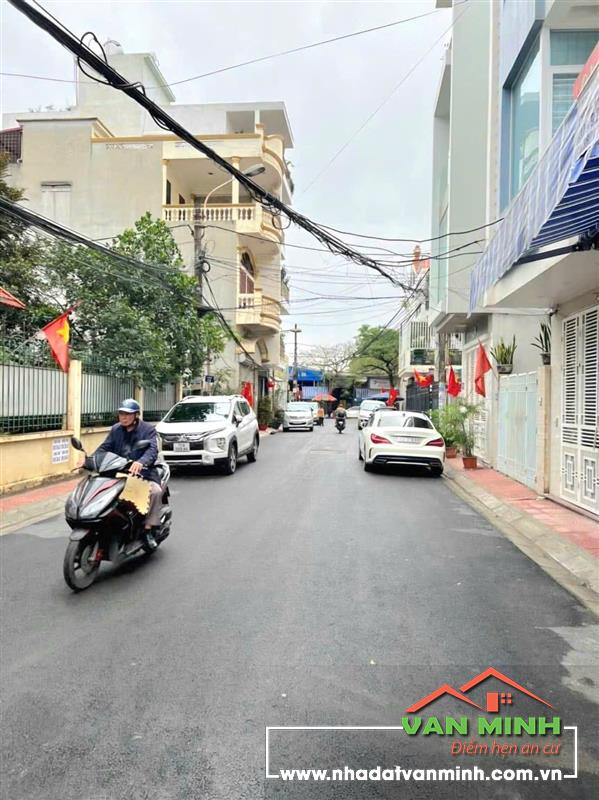 Bán nhà 2.5 tầng mặt đường Nguyễn Thị Thuận, Hải An, Hải Phòng