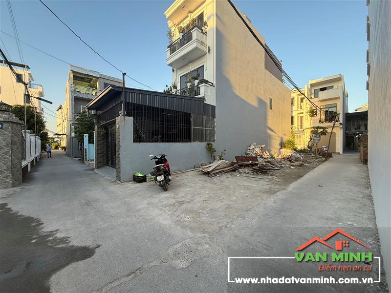 Bán đất lô góc 2 mặt thoáng phố Ngô Gia Tự