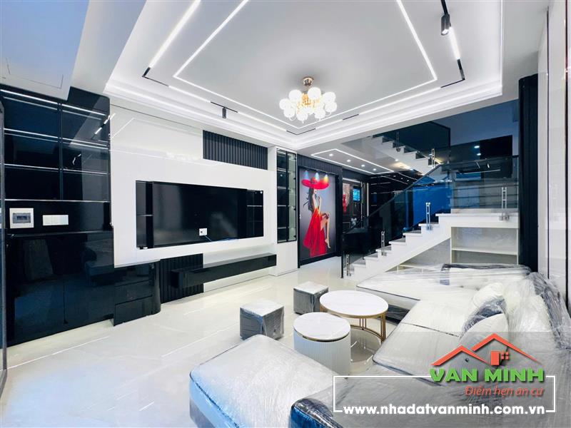 Bán nhà Lô góc tại số 17 mặt ngõ 170 Hồ Sen (sau Toà Skyline 32 tầng), Lê Chân, Hải Phòng